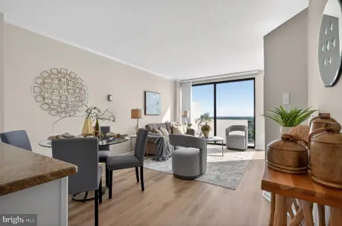 Renovated Studio Income Property
