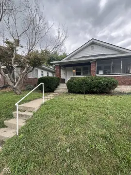 Updated Bungalow Duplex