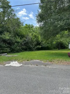Residential Homesite with City Utilities