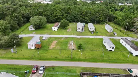 Expansive Land Parcel in Waveland