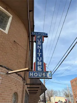 Mixed-Use Warehouse with Showrooms