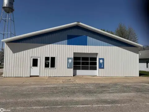 Versatile Commercial Flex Building