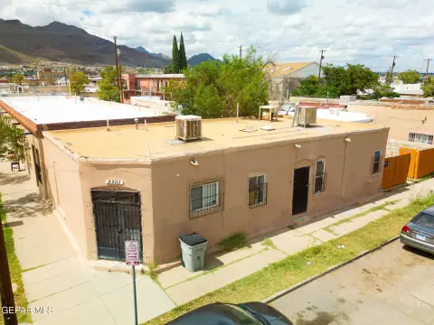 10-Unit Apartment Building