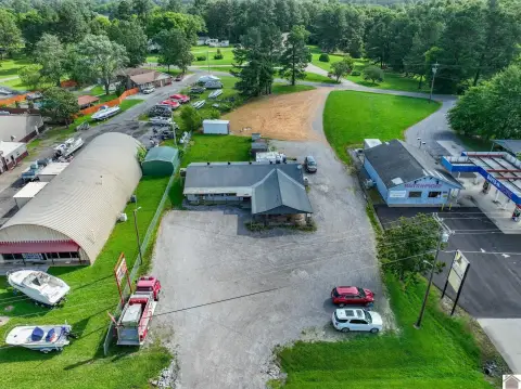 Established Restaurant Location Near Kenlake