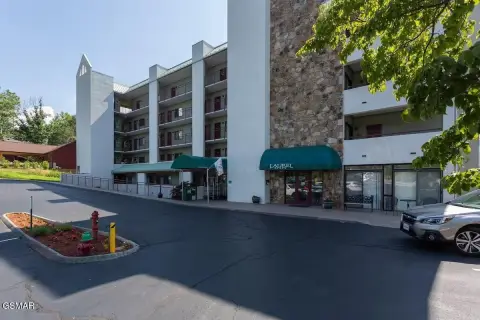 Updated Studio Condo in Gatlinburg