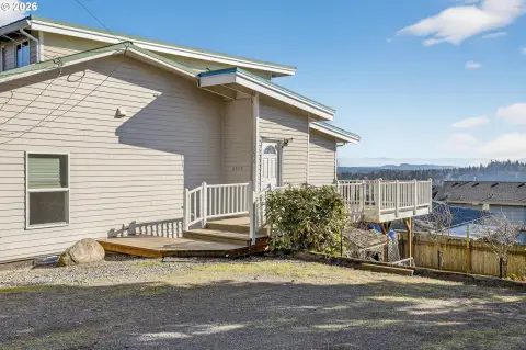 Triplex with Mountain Views