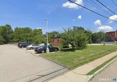 East Hartford Commercial Building For Rent