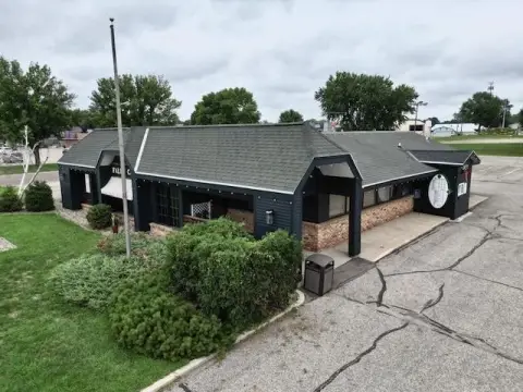 Conventional Restaurant Building