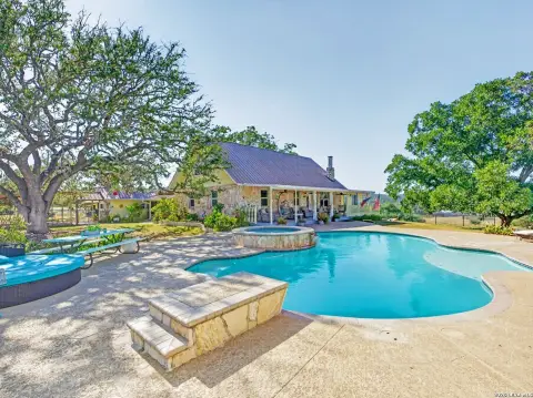 Equestrian Property with Six-Stall Barn