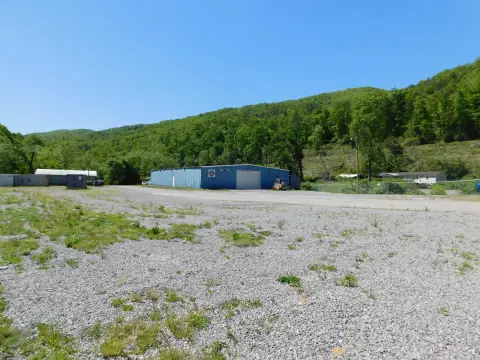 Mixed-Use Property in Totz, KY