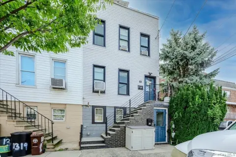 Renovated Duplex with Outdoor Space