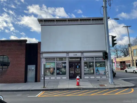 Corner Wine and Liquor Retail