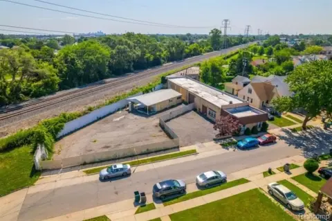 Dearborn Flex/Industrial Space For Rent