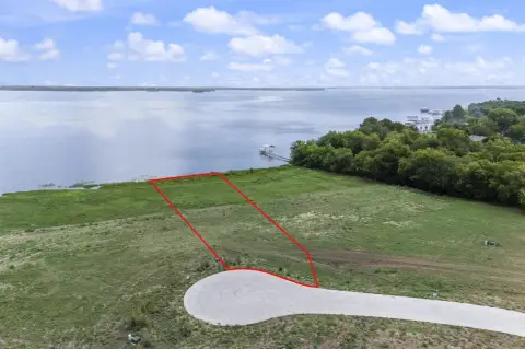 Waterfront Residential Land in Lake Community
