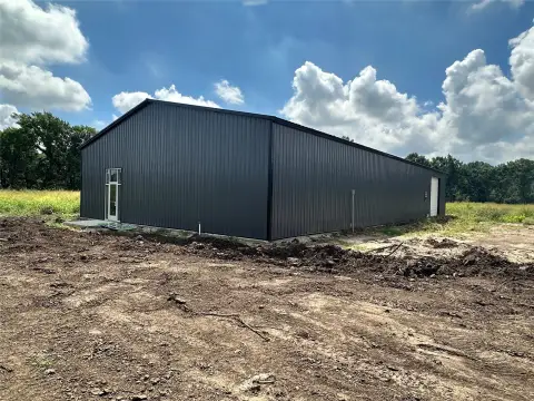 New Warehouse with Grade Level Doors