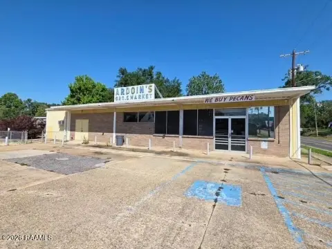 Retail Grocery and Restaurant Building