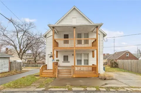 Well-Maintained Duplex in Canton, OH