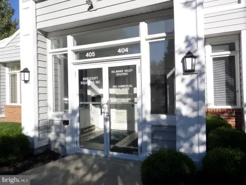 Professional Office Suites For Lease