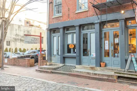 Bi-Level Retail Space with High Ceilings