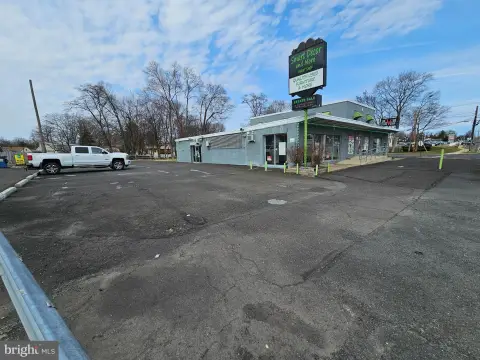 Commercial Storefront for Lease