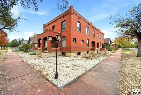 4-Unit Brick Apartment Building