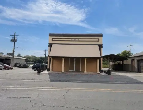 Mixed-Use Property with Apartment