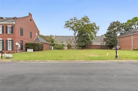 Residential Land in Springhill