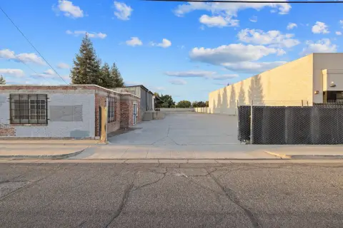 Flex Space with Secure Yard