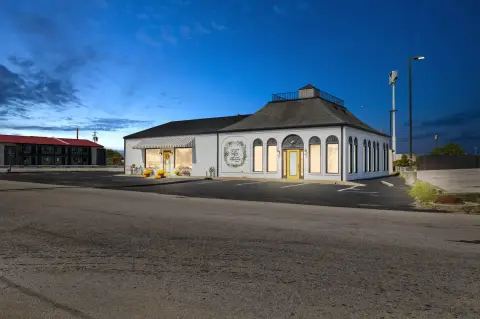 Versatile Retail Space in Mt