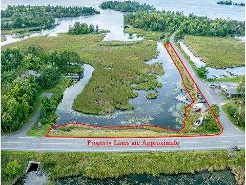 Rainy Lake Shoreline Property
