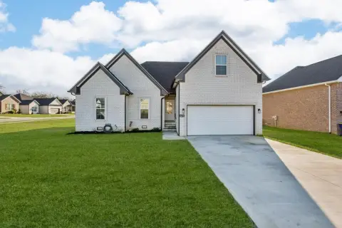 Like-New Home in South Warren