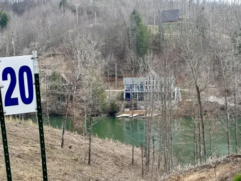 Wood Creek Lakefront Lot