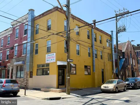 Corner Duplex with Laundromat