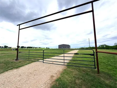 14 Acres with Barndominium Shell