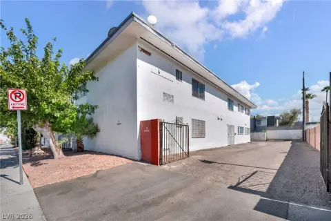 H-1 Zoned 4-Plex with Pool