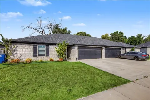 Duplex with Fenced Backyards
