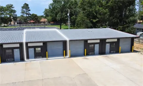 Flex Space with Bay-Level Door