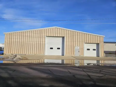 Warehouse with Paved Parking