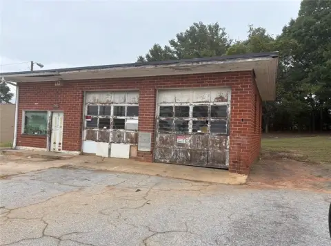 Single-Story Industrial Building