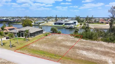 Waterfront Lot in Cape Coral
