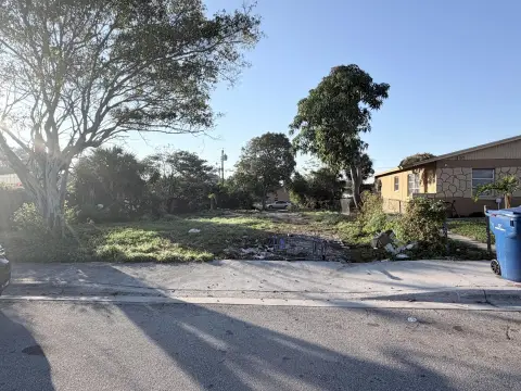 Riviera Beach Vacant Lot