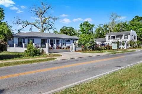 19-Unit Furnished Apartment Complex