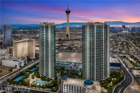 Las Vegas High-Rise Residence