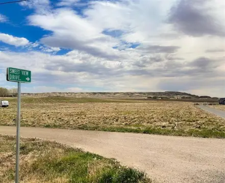 Wyoming Land with Mountain Views