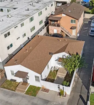 Updated Fourplex in Van Nuys