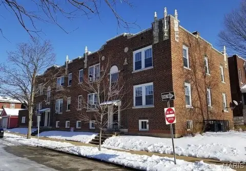 8-Unit Multifamily Apartment Building