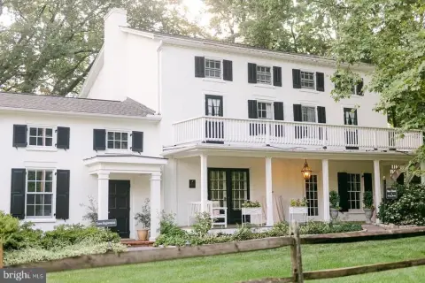 Fairville Inn Bed and Breakfast