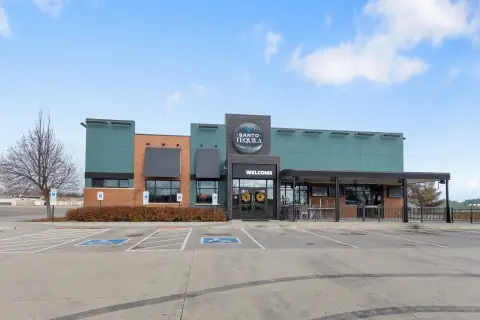 Turnkey Restaurant in Prime Location