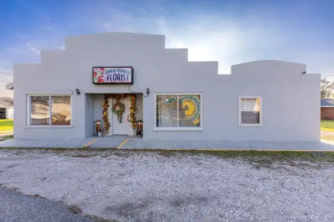 Highway-Facing Storefront