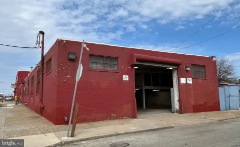Masonry Flex Space with Loading Dock